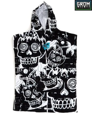 Poncho Creatures Grom Niños Blanco y Negro Calavera Encubrimiento Foto 1 de 4