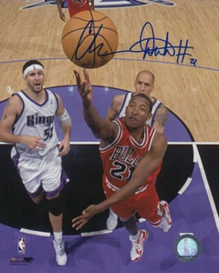 Chris Duhon Signed Chicago Bulls Action vs Kings 8x10 Photo - (SCHWARTZ COA) - Picture 1 of 1