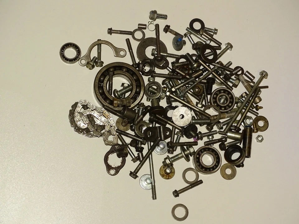 HONDA CBR 125 R JC34 04-07 MOTOR TORNILLOS PIEZAS PEQUEÑAS Foto 1 de 1