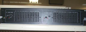 Rane GE215 ecualizador gráfico GE 215 montaje en rack deslizadores negros - Imagen 1 de 2