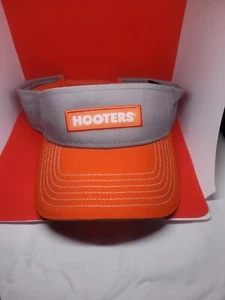 Hooters Visier verstellbar Haken & Schlaufe orange Logo Zauber Eulen Nest Hut Einheitsgröße - Bild 1 von 3