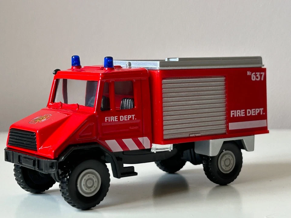 Mercedes-Benz Unimog Fire Brigade Car Truck Model Diecast Welly Urban Spirit - Image 1 of 4