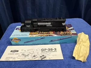 Athearn 4607 Norfolk Southern NS GP 38-2 Diesel Locomotive Powered HO25 - Picture 1 of 11