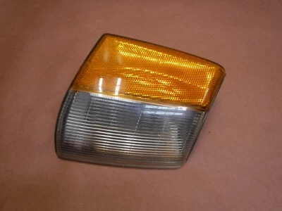 Jeep Grand Cherokee ZJ 93-98 OEM Pasajero Derecho Lateral Marcador Luz Lámpara Foto 1 de 4