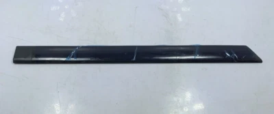 1046609 Moldura puerta trasera derecha original Ford Escort 1995-1996 OEM Foto 1 de 4