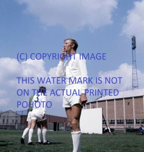 IKONISCHES JACK CHARLTON RAUCHFOTO LEEDS UNITED UTD DRUCKGRÖSSE UTD WÄHLEN - Bild 1 von 1