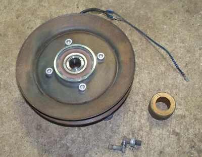 Embrague toma de fuerza 23 HP Briggs & Stratton Vanguard John Deere 316 318, B43 P218 Foto 1 de 4