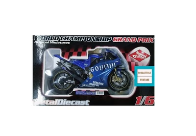 Modello in scala 1/6  YAMAHA YZR M1 -VALENTINO ROSSI  - RARA E NUOVA - Immagine 1 di 3