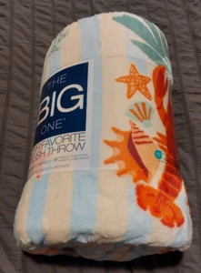 New The Big One Supersoft Plush Throw 5' x 6' Lobsters -shelf - Picture 1 of 4