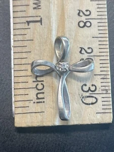 14kt White Gold 0.015CT Diamonds Cross Pendant(A34) - Picture 1 of 7