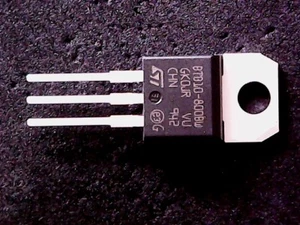 BTB10-800BW- ST Microelectronics Triac (TO-220) - Picture 1 of 1