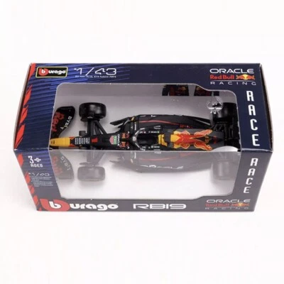 Coche modelo diecast Bburago 1/43 Red Bull Racing RB18 Max Verstappen #1 Foto 1 de 4