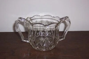 Cuenco de azúcar/caramelo de vidrio prensado vintage - borde de vieira con patrón de diamante - sin tapa - Imagen 1 de 4