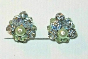 Vintage Clip on earrings cluster blue clear beads faux pearls 3/4" across - Picture 1 of 3
