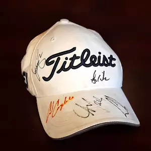 Titleist FJ #1 Golf Mütze Erwachsene verstellbar weiß mit schwarzem Besatz SIGNIERT von Spielern - Bild 1 von 8