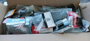 Große 20x8x8 Kiste mit diversen RC Teilen Auto LKW Heli Flugzeug DE Traxxas Blade HPI #3 - Bild 1 von 5