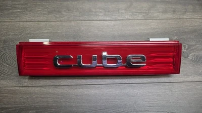 Refletor emblema central traseiro Nissan Cube fabricante de equipamento original 2009-2014 Stanley P8244 SUV - Imagem 1 de 4