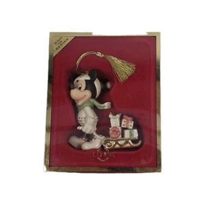 NUEVO Lenox Disney Mickey Delivers Adorno de Navidad 2005 #6395412 2do en Serie  - Imagen 1 de 10