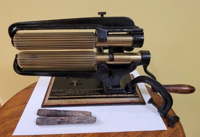Antique Fine 1870's STAR AMERICAN MACHINE Co. ROLLER FLUTTER FLUTING Iron - Image 1 of 4