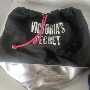 Victoria’s Secret Large Black & Silver Drawstring Backpack Gym Bag - Bild 1 von 4