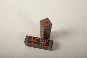 Paar AC Zündkerzen (F2L-25) Vintage (JSF6) USA 106 auf Box 104 auf Stecker 10mm - Bild 1 von 9