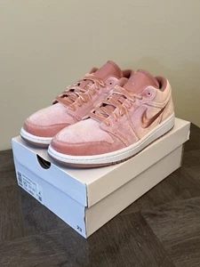 Nike Air Jordan 1 Low Pink Velvet DQ8396-600 Women's US 10 NEW IN BOX unworn - Picture 1 of 11