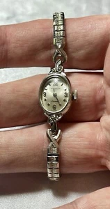 Ladies Wittnauer Geneve Solid 10K Gold Bezel w Diamonds Wrist Watch, Running!! - Picture 1 of 5