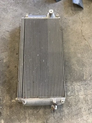 Caterpillar 924K Radiator Cat Cooling System 352-0358 - Image 1 of 4