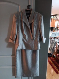 ALEX EVENINGS 2 pc long skirt & jacket size 8. Champagne Color. - Picture 1 of 17