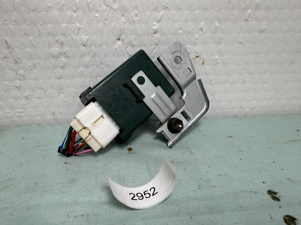 1998-1999 Toyota Avalon Sunroof Relay sliding sunroof module 85921-12061 OEM - Image 1 of 3