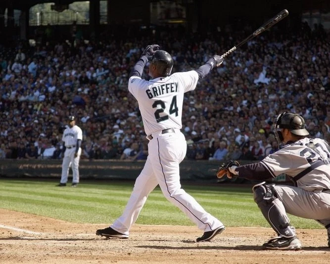 KEN GRIFFEY JR Seattle Mariners Glossy 8 x 10 Photo Poster Print - Image 1 of 1
