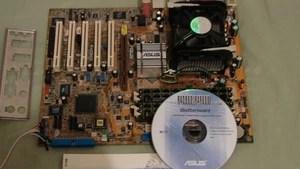 ASUS P4C800 DELUXE avec Pentium 4 2,80 GHz 4 Go de RAM, écran bouclier, CD + manuel - Photo 1/8