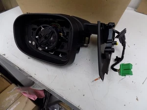 Genuine Volvo V40 Right Hand Door Mirror 31442587 - Picture 1 of 2