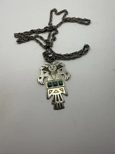 NAVAJO Kachina Tótem Turquesa NÍQUEL PLATA ESTAMPADA CAMPANA 28” Cadena - Imagen 1 de 10