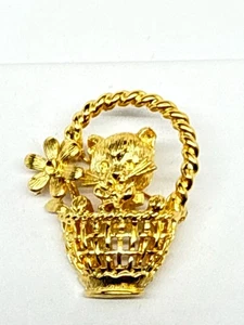 Vintage gold tone Kitty Cat Brooch Pin in basket unsigned Blank no stones - Picture 1 of 5