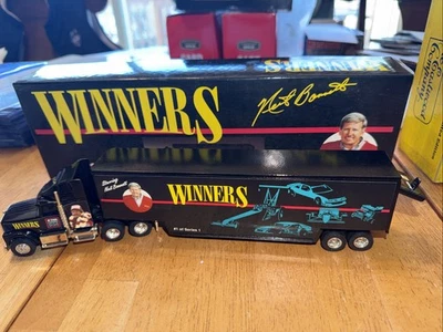 Remolque transportador NASCAR 1995 ERTL Winners Race Image 1 serie 1 capó Neil Foto 1 de 4