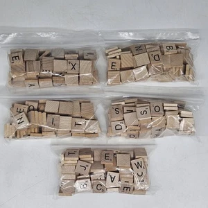 Lot Of 500 Vtg Scrabble Wood Tiles Crafts Wedding Replacement 5 Sets Of 100 C - Picture 1 of 1