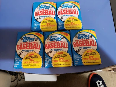 Five Unopened 1989 Topps Baseball Card Wax Packs - Image 1 of 2