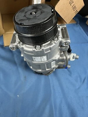 Compresor de aire acondicionado NOS Denso 7SEU17C para BMW 335d, 525i, 530i 471-0465 Foto 1 de 4