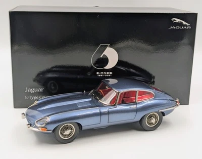 1:18 Kyosho Jaguar E-Type Coupe Dark Blue Metallic/ Red Interior 08954ML - Bild 1 von 4