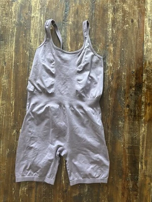 Body corto esculpido talla grande para mujer espalda cruzada L Foto 1 de 4