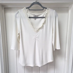 Laura Ashley Blouse Top Women's Large Cream Vintage Viscose Smart Casual V-Neck - Picture 1 of 12