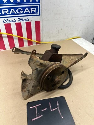 Oldsmobile Cutlass F85 260 V8 1978-1981 BOMBA DE DIRECCIÓN ASISTIDA MONTAJE SOPORTES 78 Foto 1 de 4