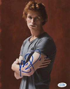 BRITISH ACTOR EDDIE REDMAYNE SIGNED 8x10 PHOTO! FANTASTIC BEASTS NEWT ACOA COA - Picture 1 of 2