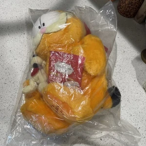 Peluche Garfield 16" Macy's 25 Años LE con ODIE y Libro SANTA Noche Antes de Navidad - Imagen 1 de 6