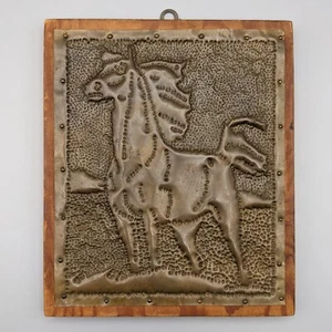 Rustikales gehämmertes Kupfer Pferd Wandplakette Kunst 6,5x5,5" - geprägtes Relief auf Holz - Bild 1 von 17