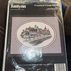 Janlynn Kit Punto Croce Contato Stazione Ferroviaria Treno #80-72 Vintage 1991 Nuovo - Foto 1 di 5