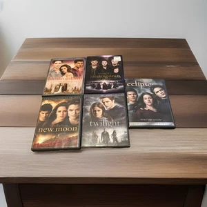Set mit 5 DVDs aus der Twilight Serie 1 - 5 Top Angebot Kostenloser Versand - Bild 1 von 1