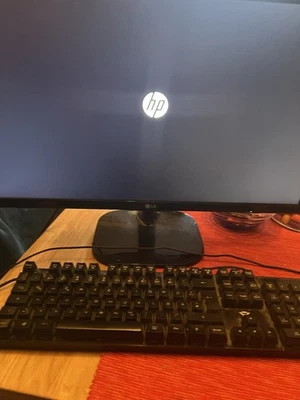 Komplett PC (Rechner+Monitor) - Bild 1 von 4