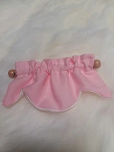 1:12 Scale Dollhouse Miniature Solid Pink Scalloped Valance 4 X 2 W/Rod  - Picture 1 of 4